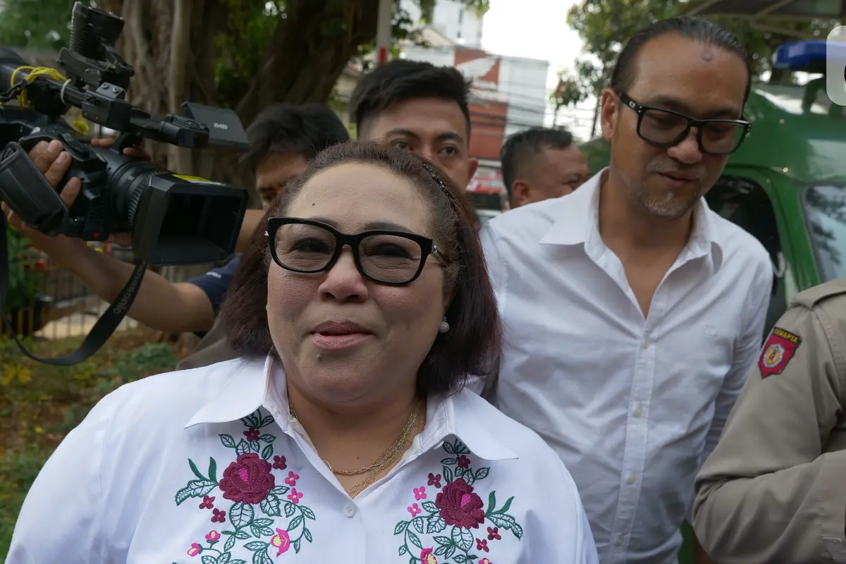 Nunung dan Suami Jalani Sidang Lanjutan Kasus Narkoba