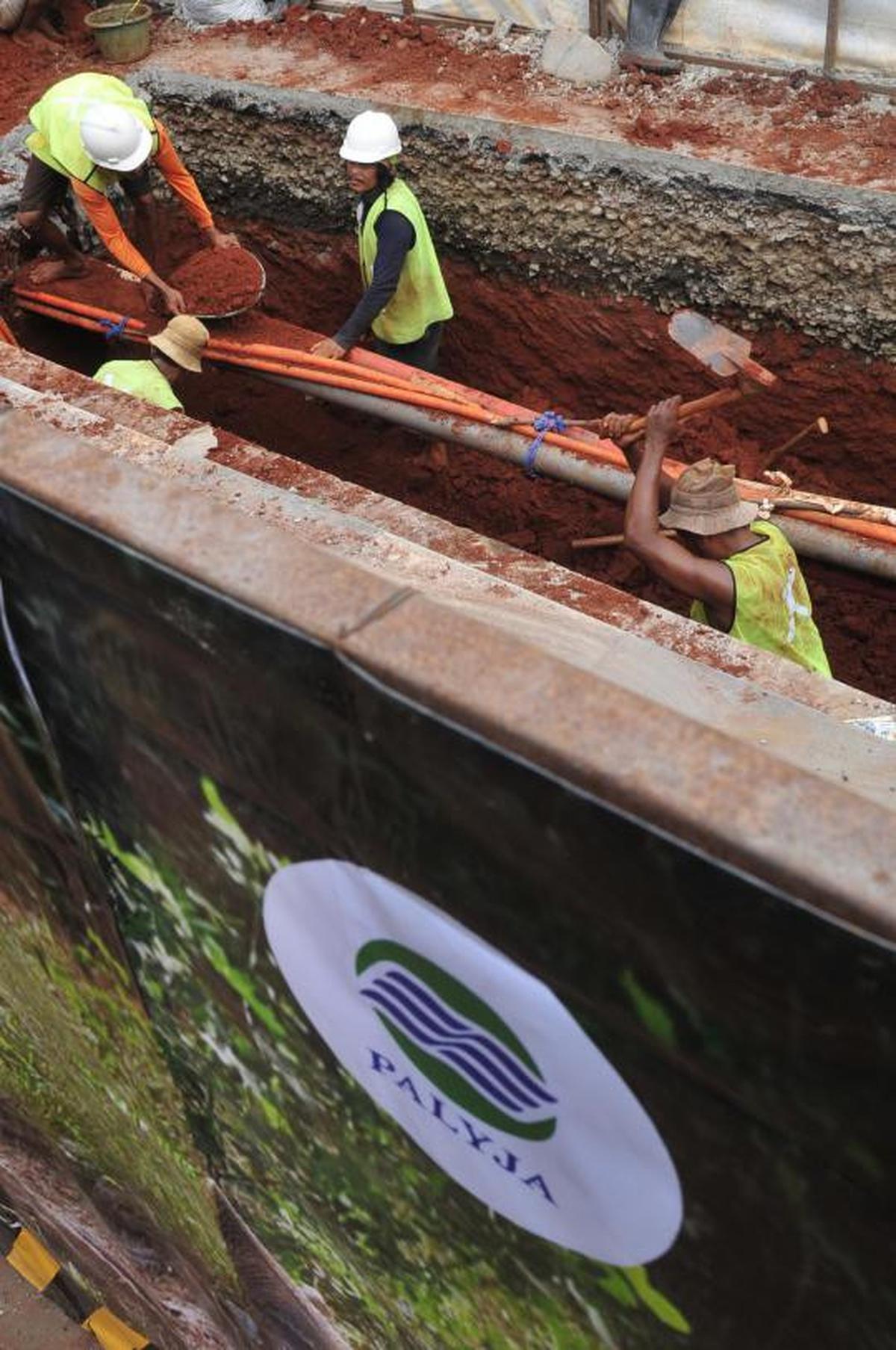 Palyja pasang pipa baru untuk air bersih