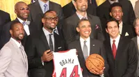 Mantan Presiden Amerika Serikat Barack Obama bersama Miami Heat (shfwire)