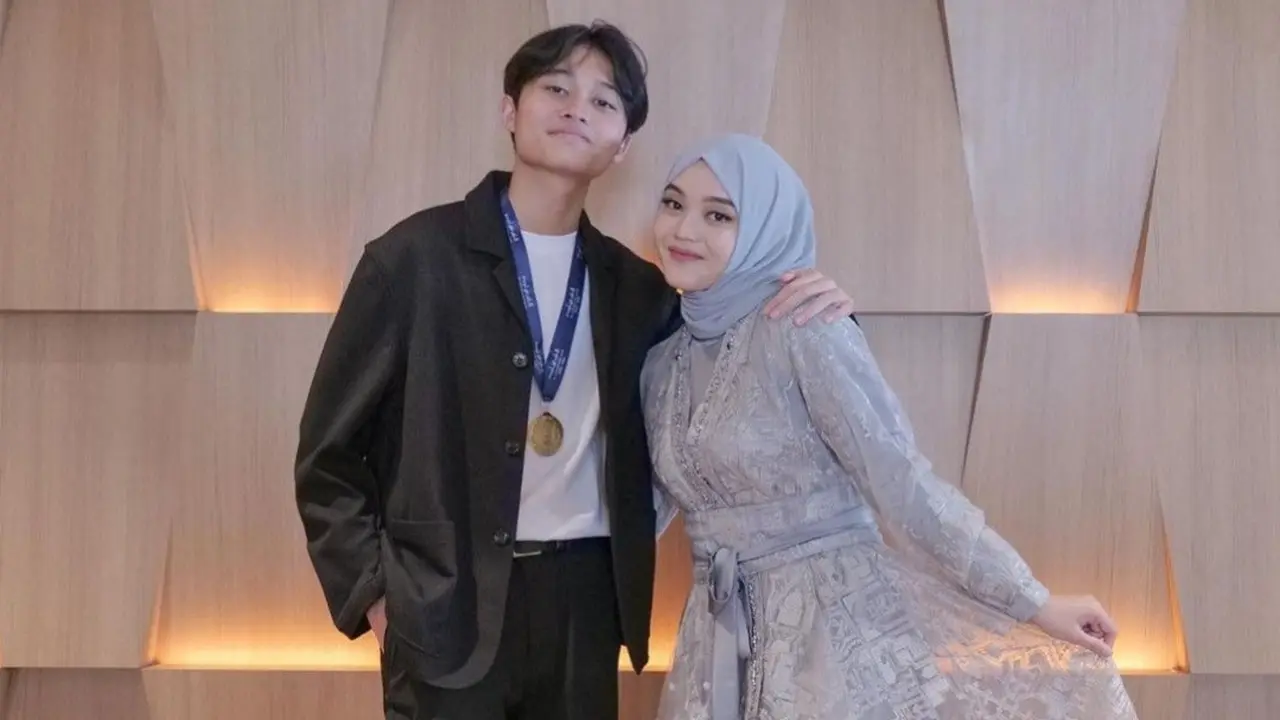 Putri Delina tampil memukau
