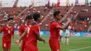 Bek Timnas Indonesia U-23, Rizky Ridho (kanan) berselebrasi usai mencetak gol ke gawang Filipina pada laga lanjutan Grup A SEA Games 2021 di Stadion Viet Tri, Phu Tho, Vietnam, Jumat (13/05/2022). Indonesia menang telak atas Filipina 4-0. (Foto Dokumentasi PSSI)