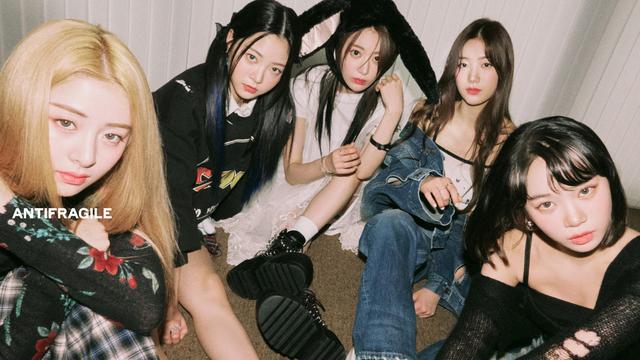 Le Sserafim. (Foto: Source Music via Soompi)