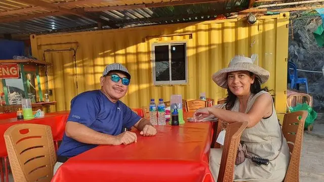 Dikabarkan Pacaran, Ini 6 Potret Kebersamaan Lydia Kandou dan David Sumendap