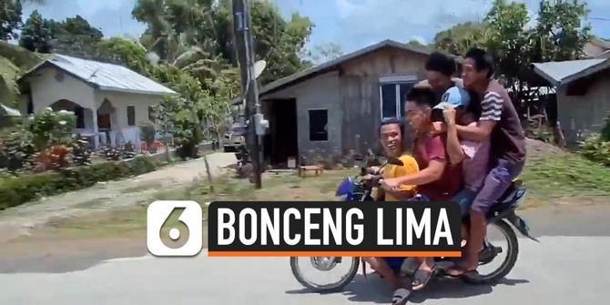 VIDEO: Bahayakan Nyawa, Pria Naik Motor Sambil Bonceng Lima