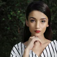 Pada pertengahan bulan ini, ia mengungkapkan tak bisa ketemu anak selama 9 bulan 12 hari sejak kedua buah hatinya bersama mantan suaminya. (Adrian Putra/Bintang.com)