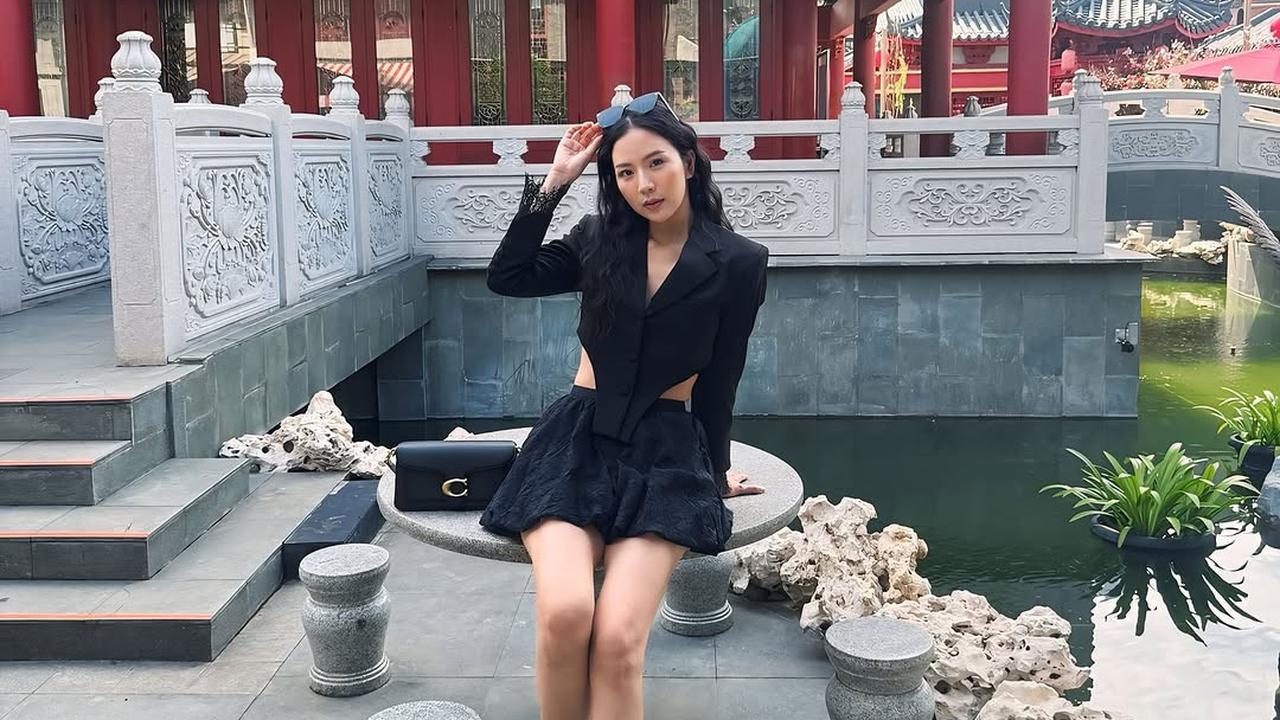 Potret Terbaru Agnes Jennifer yang Punya Kaki Jenjang dan Body Goals Impian Semua Orang