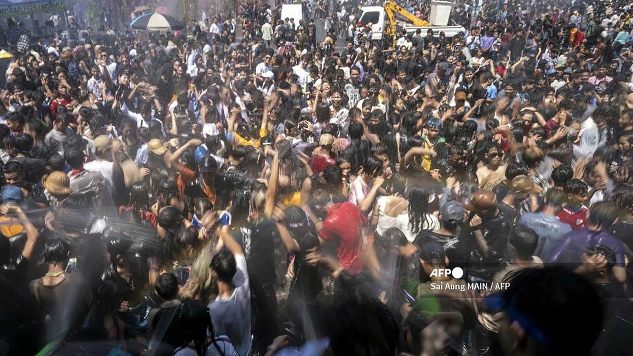FOTO: Kemeriahan Festival Air Thingyan di Yangon
