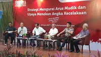 Dirjen Bina Marga Arie Setiadi Moerwanto menyarankan kepada pemudik untuk tidak hanya mengandalkan jalan tol Trans Jawa sebagai jalur mudik.