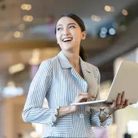 Pantang menyerah menjadi kunci utama untuk menggapai kesuksesan dalam membangun usaha. (Foto: Freepik/Lifestylememory)