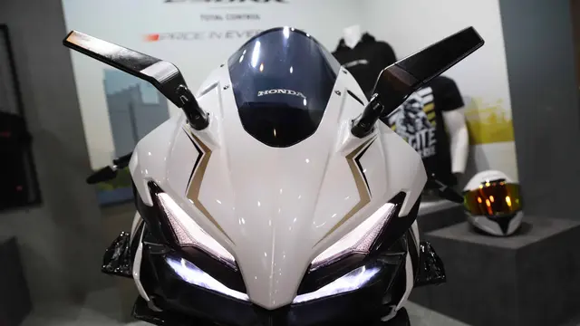 Modifikasi Honda CBR250RR (ist)