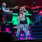 Vokalis Guns N' Roses, Axl Rose tampil pada konser Guns N' Roses “Not In This Lifetime” Tour in Jakarta 2018 di Stadion GBK, Jakarta, Kamis (8/11). Mereka membawa lagu seperti Welcome to The Jungle, Paradise City, Petience. (Liputan6.com/Faizal Fanani)