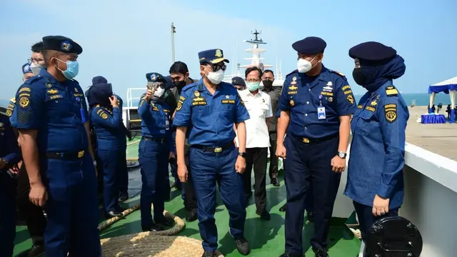 Menteri Perhubungan Budi Karya Sumadi dalam kunjungan kerjanya ke Pelabuhan Batu Ampar, Batam, Provinsi Kepulauan Riau, Kamis (25/2/2021). (Dok Kemenhub)