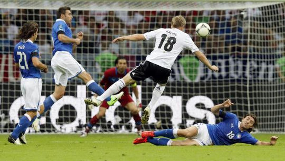 Gol Balotelli hentikan laju Jerman ke final