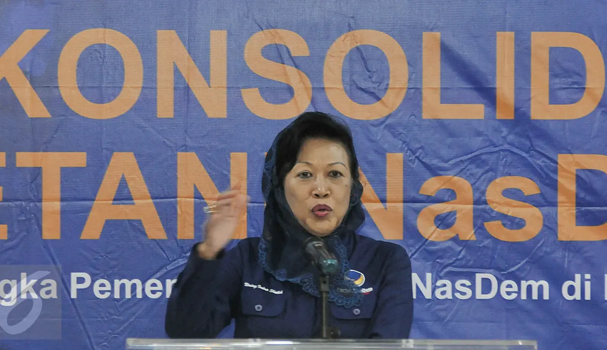 Sekertaris Jendral DPP Partai Nasdem, Nining Indra Saleh memberikan sambutan saat acara Pembukaan Rapat Kerja Nasional dan Konsolidasi Tani Partai Nasdem di Kantor DPP Partai Nasdem, Jakarta, Jumat (29/1). (Liputan6.com/JohanTallo)