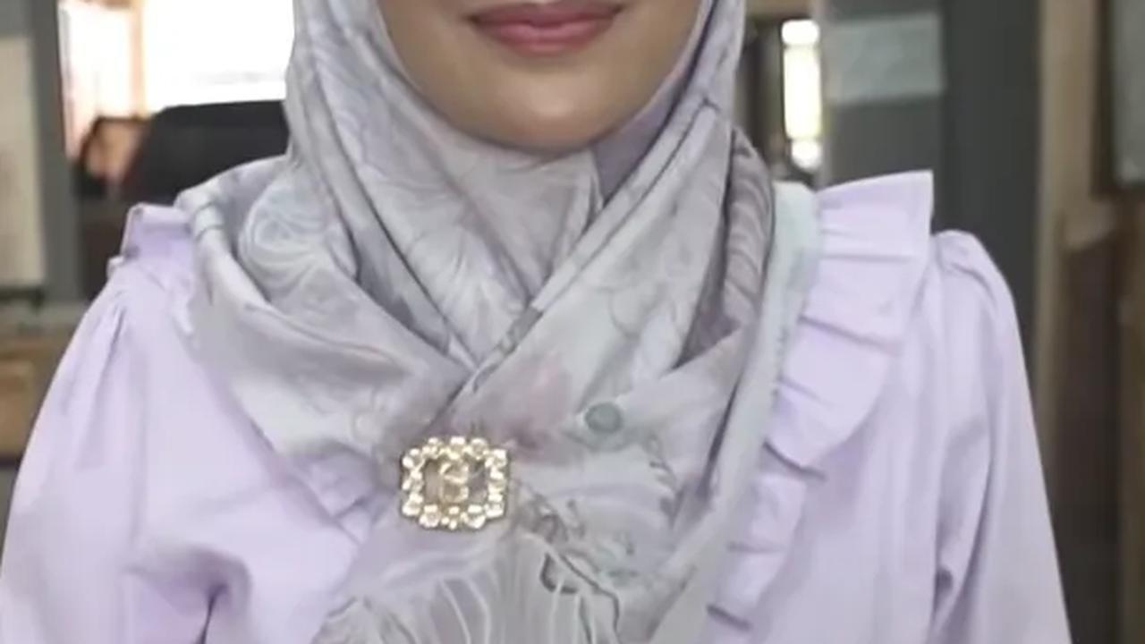 Wanita Cantik Ini Hijrah & Tinggalkan Pendapatan Rp70 Juta Per Bulan, Kini Buka Bisnis Distribusi Telur Ayam