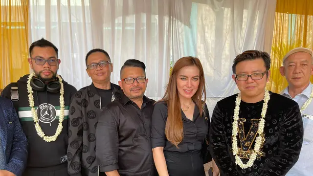 Balena baru saja dinobatkan sebagai Brand Ambassador dari sebuah perusahaan franchise mini market bernama 020 SmartStore dan Franchise Cafe bernama 020 Cafe dari perusahaan Panpay Holdings Sdn. Bhd, Malaysia.