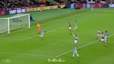 Berita video gol perdana Gabriel Jesus saat Manchester City mengalahkan West Ham United 4-0. This video presented by BallBall.