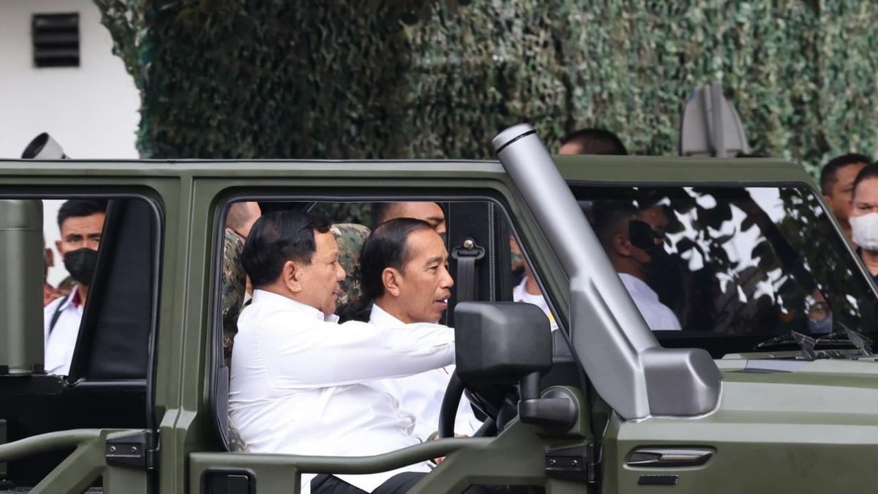 Prabowo menceritakan pemberian nama maung pada kendaraan jip militer itu, setelah dirinya menyodorkan sejumlah nama-nama yang akan disematkan kepada mobil buatan dalam negeri itu.