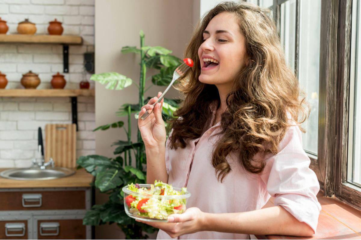 Kenapa Makanan Cepat Saji Begitu Menggoda? Ini Penjelasan Ahlinya