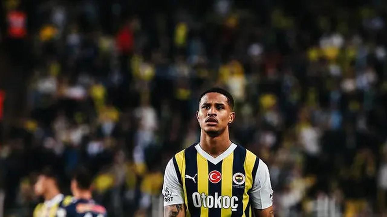 Momen Ibunda Mees Hilgers saat Foto Bareng dengan Pemain Fenerbahce Keturunan Indonesia, Bikin Heboh