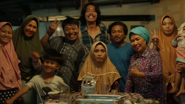 Adegan film Basri & Salma in a Never-ending Comedy