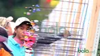 Para Atlet Panahan memeriksa hasil panah pada Kualifikasi PON XIX-2016 Jawa Barat di Lapangan Panahan Senayan, Jakarta, Selasa (24/11/2015). (Bola.com/Nicklas Hanoatubun)