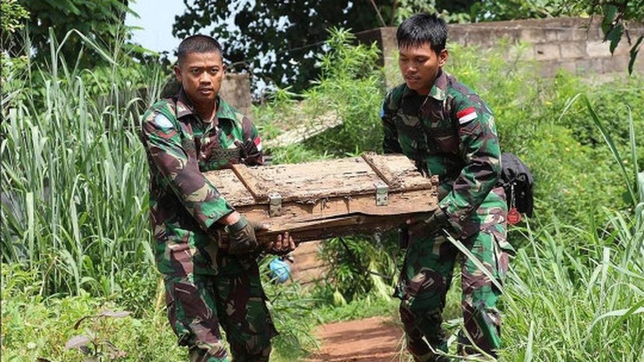 Aksi Pasukan Garuda evakuasi 6 ton bahan peledak konflik Afrika