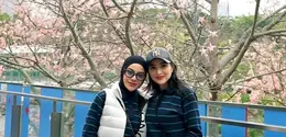 Ashanty dan Aurel Hermansyah saat Liburan Akhir Tahun di China. [@aurelie.hermansyah]