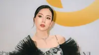 Netizen Sebut Gayung Lope Pink Lewat, 7 Potret Agnes Jennifer Tampil Stunning dengan Fashion Memikat