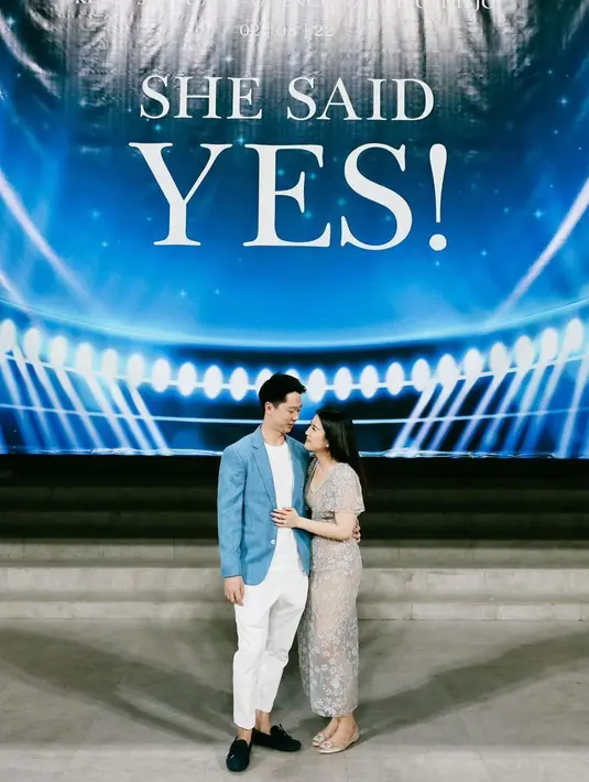 <p>"When an athlete proposes&hellip;it has to be at a stadium. congratulations guys!!! Can&rsquo;t wait to do marriage together. #SheSaidYes" tulis Jessica Tanoesoedibjo pada keterangan unggahannya. (Instagram/jessicatanoe)</p>