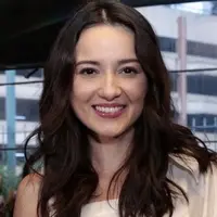 Julie Estelle menikmati kopi di alam bebas (Instagram/julstelle)