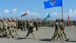Sekitar 1.500 prajurit dari Kyrgyzstan, Belarus, Kazakhstan, Rusia, dan Tajikistan ikut serta dalam latihan militer bersama ini. (AP Photo/Vladimir Voronin)