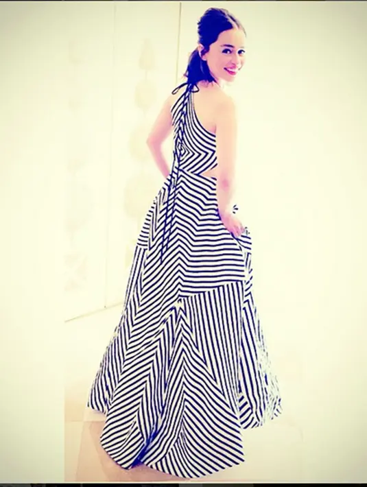 Wanita cantik ini dapat memerankan hampir semua karakter di film yang berbeda. (Via Instagram/@emilia_clarke)