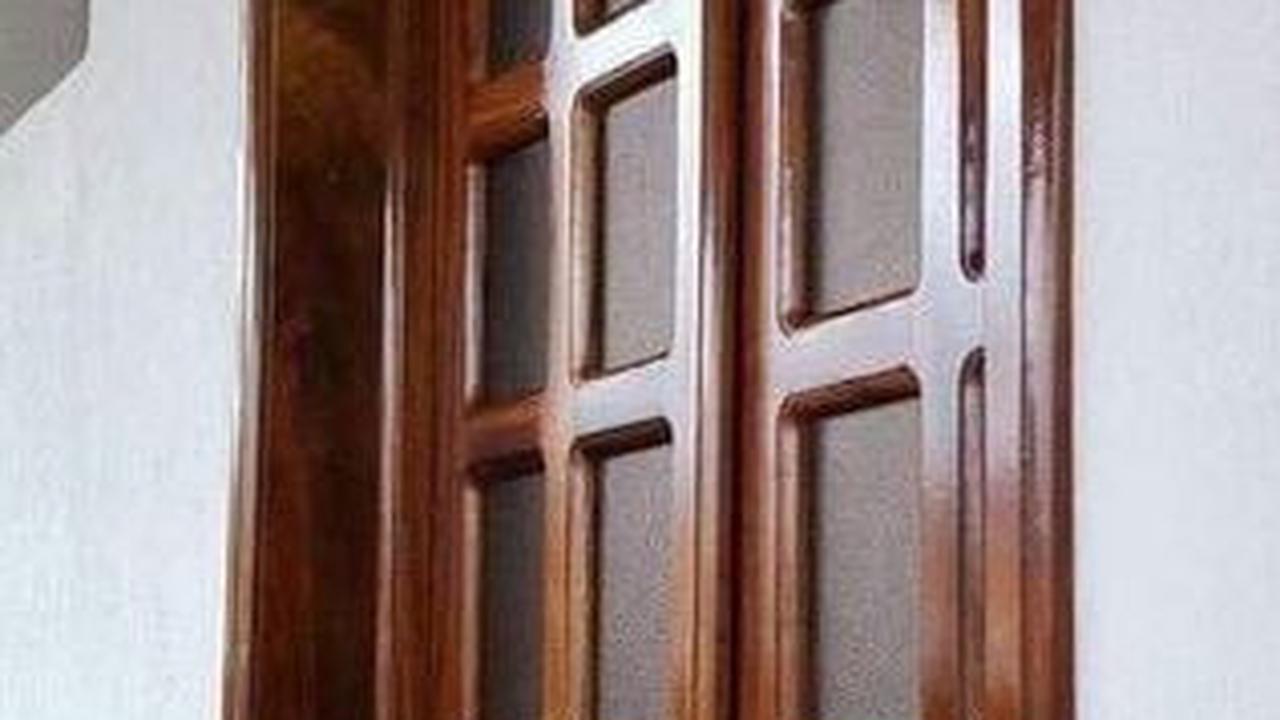 Desain Jendela Kayu Modern
