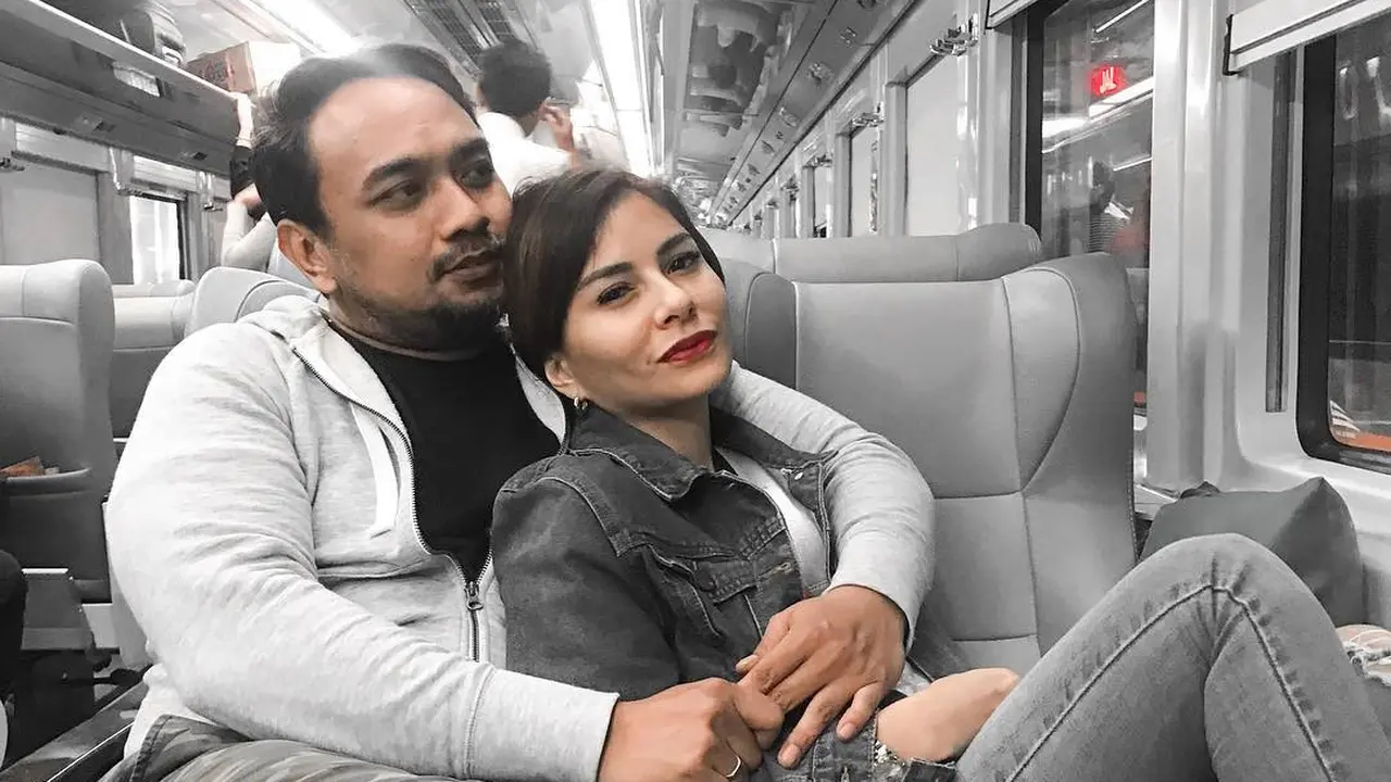 Bebi Romeo dan Meisya Siregar