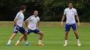 Setelah secara resmi bergabung dengan Chelsea dengan gelontoran dana sebesar 30 juta euro pada Kamis (20/8/2015),  Pedro Rodriguez langsung melakukan latihan di markas Chelsea dengan ditemani Cesc Fabregas. (Chelseafc.com)