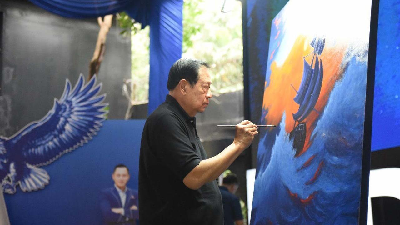 FOTO: SBY Rayakan HUT Demokrat ke-24 dengan Lukisan ‘Only The Strong’