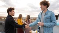 How to Meet New People: 6 Tips for Introverts
