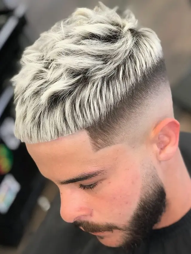 Inspirasi Model Rambut Pendek Pria 2024, Tren Buzz Cut hingga Layered Undercut Kece Banget