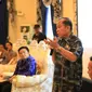 Dibukanya kembali jalur perdagangan Bitung-Davao-Vietnam mendapat perhatian dari Wali Kota Bitung Maximiliaan J Lomban.