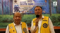 Lions Club Jakarta Barat Distrik 307-A1 memperingati White Cane Day dengan memberikan tongkat putih bagi penyandang tunanetra.