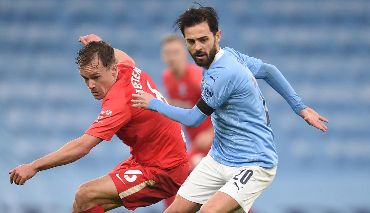 5. Bernardo Silva (Manchester City) - Penyerang kanan asal Portugal ini menjadi tumpuan dan motor serangan Manchester City di sektor kanan. Kemapuannya dalam melakukan serangan menjadikan dirinya sebagai motor serangan Manchester City. (AFP/Oli Scarff)