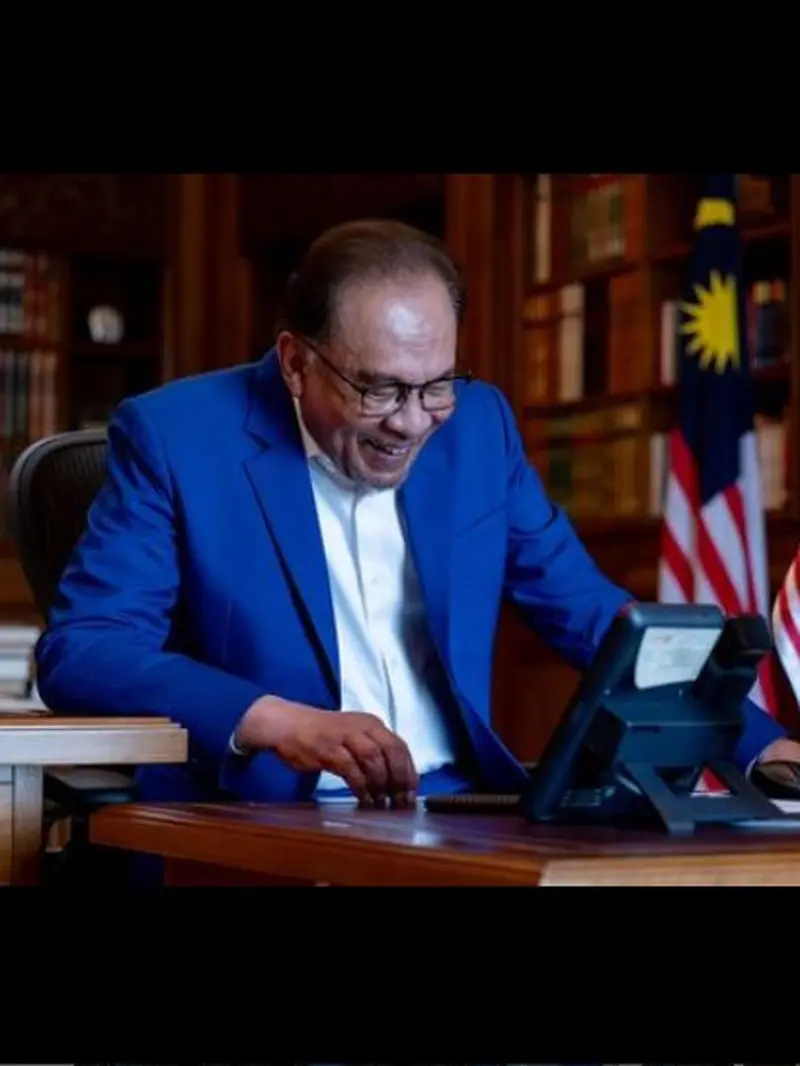 Perdana Menteri (PM) Malaysia Anwar Ibrahim menghubungi Prabowo Subianto dan mengucapkan selamat atas kelancaran operasi kakinya. (Instagram anwaribrahim_my)