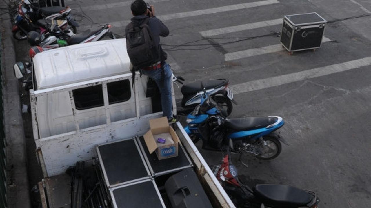 Ribuan warga Jatinegara gelar Salat Id di jalan raya