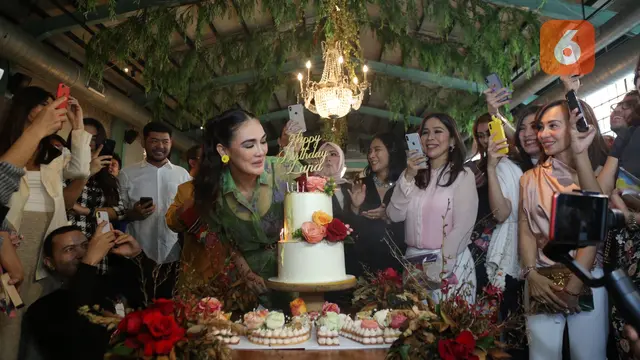 [Fimela] Ultah Luna Maya ke-36