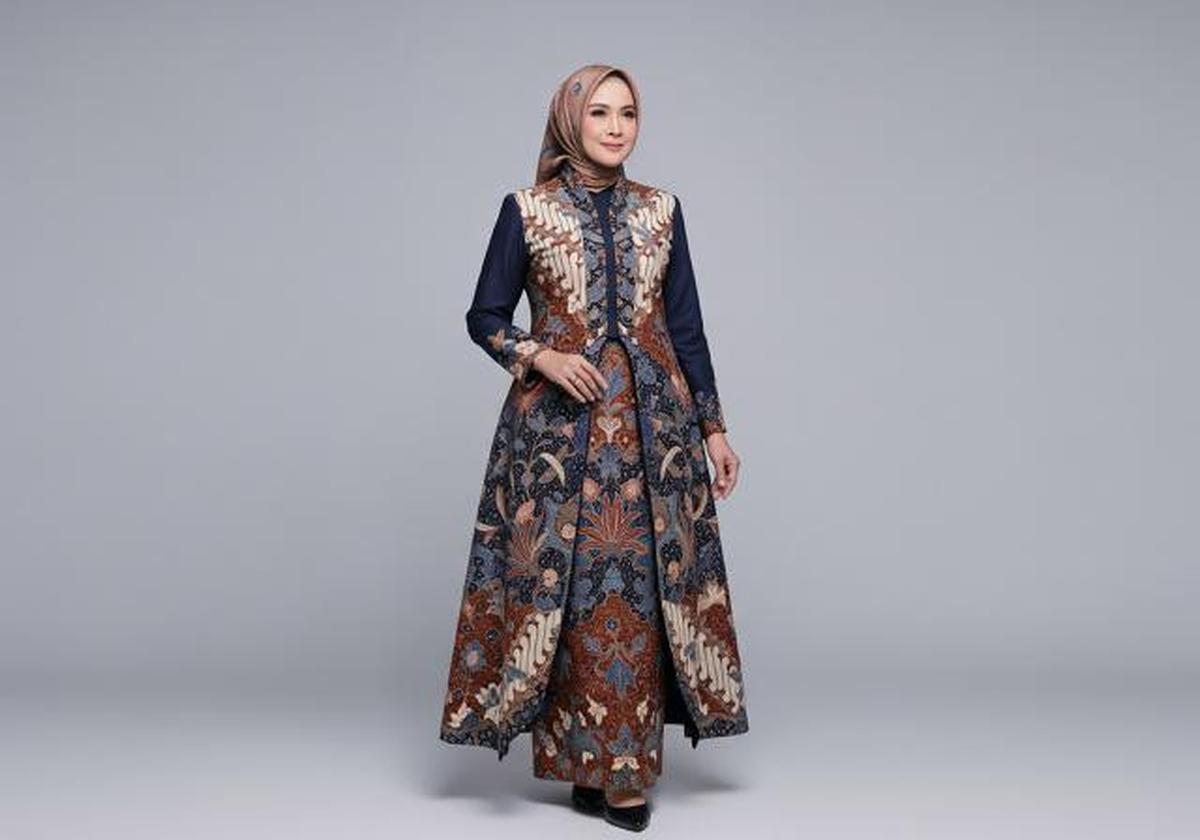 7 Model Gamis Batik Blazer Panjang yang Elegan untuk Acara Resmi