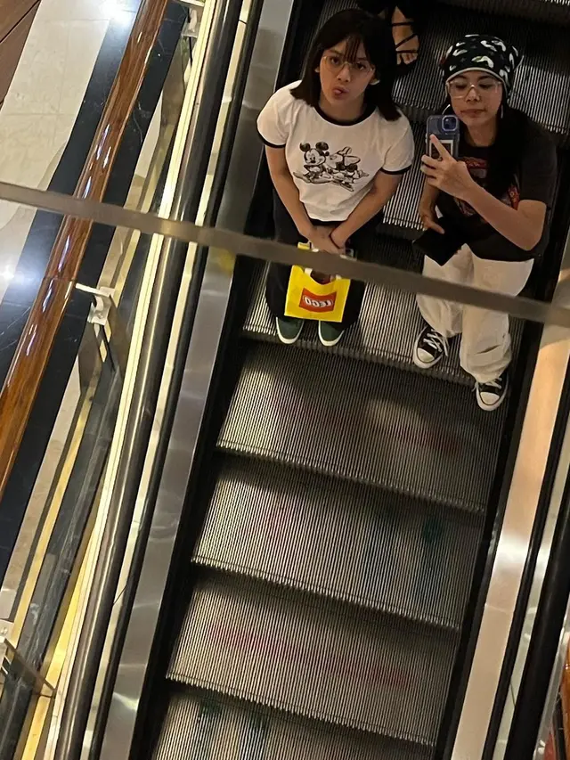 [Fimela] Safeea dan Khadeeja