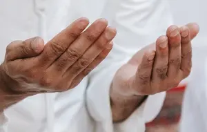 Kumpulan Doa yang Dianjurkan saat Menghadapi Sakaratul Maut Keluarga, Pengantar Husnul Khatimah