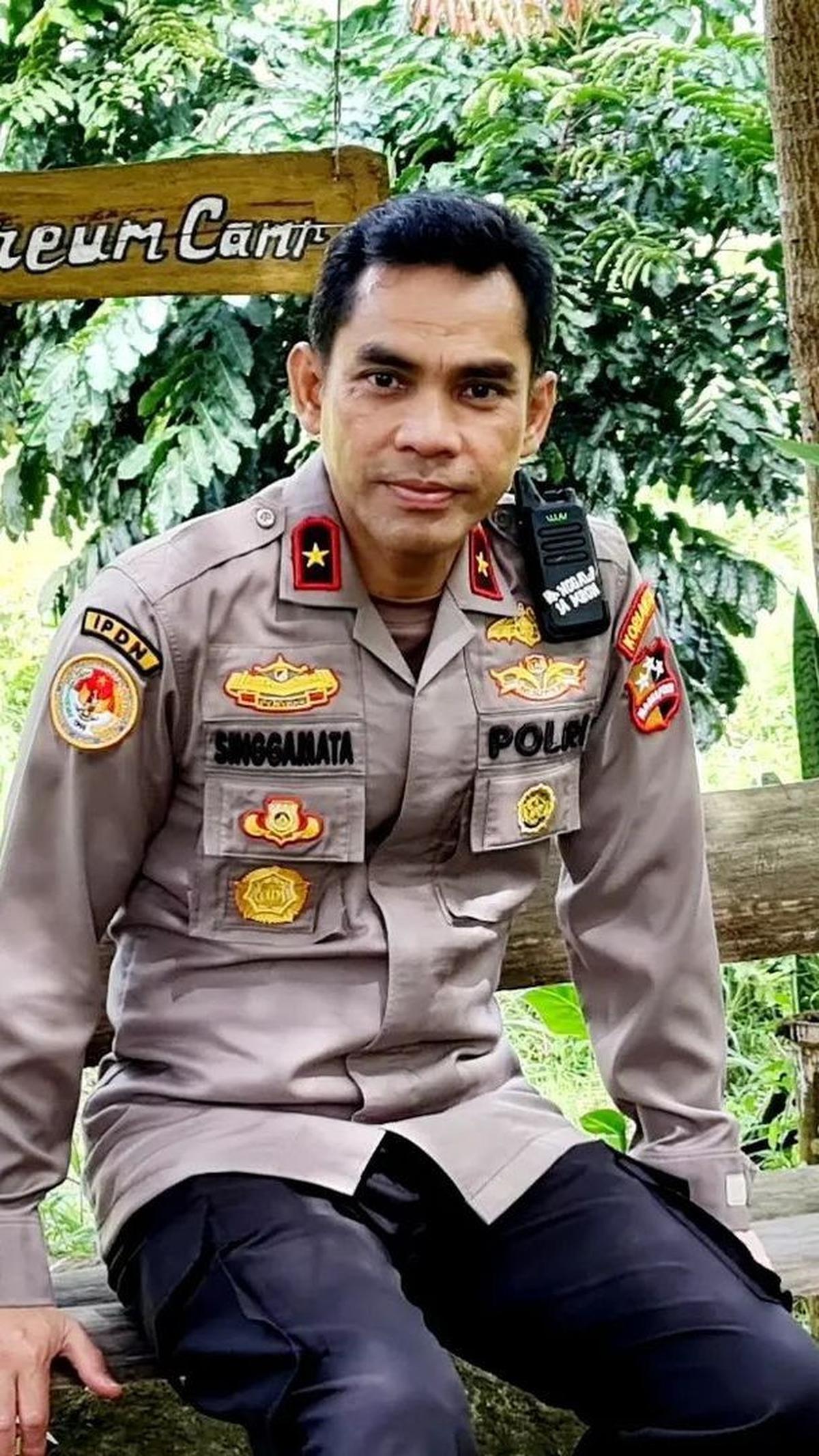 "Sangat membanggakan saya pernah menjadi anak buah komandan," tulis Singgamata.