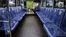 Tampilan interior Bus Rapid Trans (BRT) Tangerang Ayo (Tayo) saat dipamerkan pada GIICOMVEC 2020 di JCC Senayan, Jakarta, Minggu (8/3/2020). Bus yang menggunakan sasis Hino FB130 ini memiliki 21 kursi penumpang. (merdeka.com/Iqbal Nugroho)